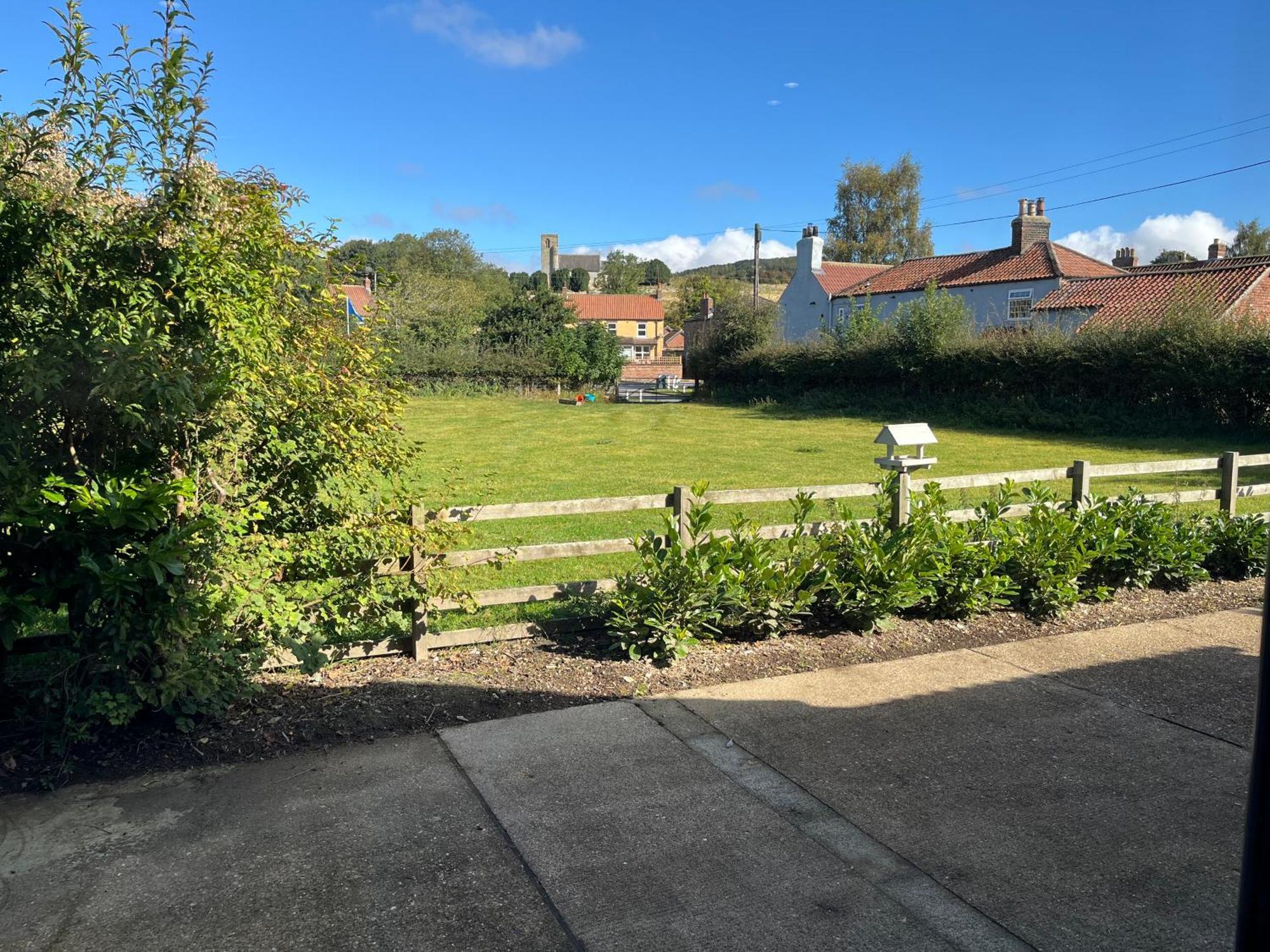 Meadowside * Weaverthorpe
